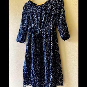 (3 for $19) Cute made in Turkey like new floral navy dress in size M runs small